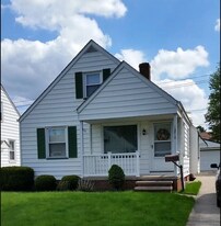 12816 Oak Park Blvd in Garfield Heights, OH - Building Photo