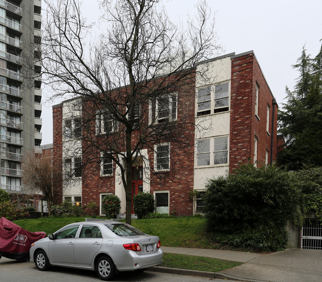 1235 Burnaby St in Vancouver, BC - Building Photo - Building Photo