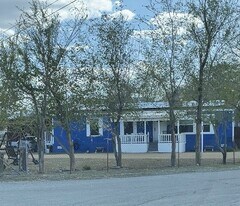 520 S Woodchips Rd in Pahrump, NV - Building Photo