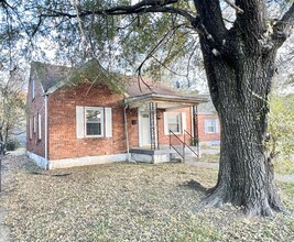 1625 Hemlock Ct in Louisville, KY - Building Photo - Building Photo