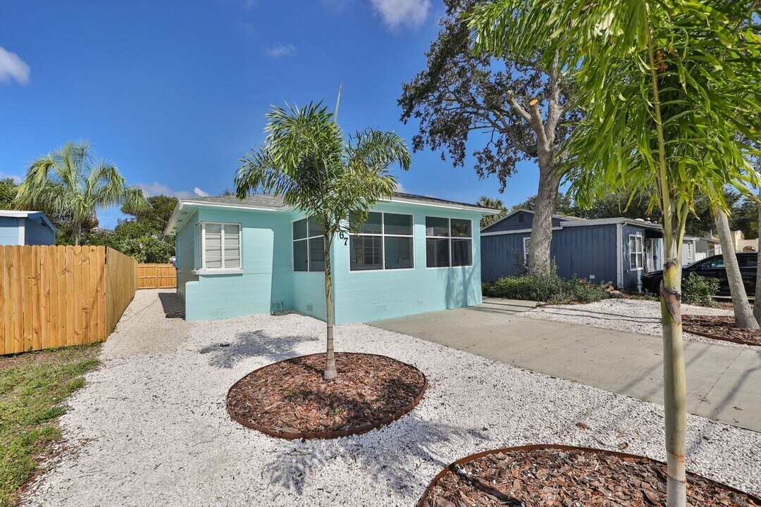 867 53rd Terrace N in St. Petersburg, FL - Building Photo