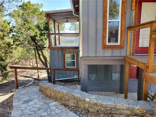 property at 238 Ledgeview Dr