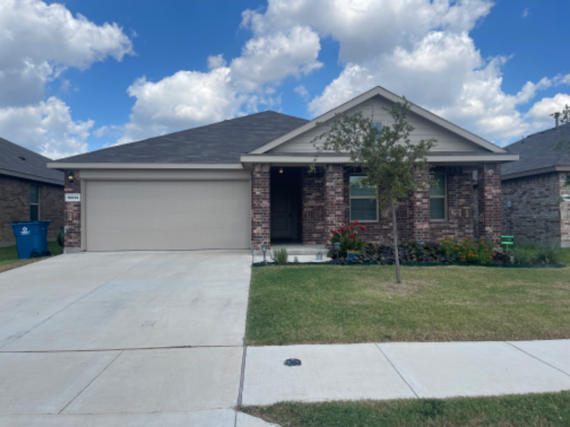 16632 White Fish Ln in Justin, TX - Building Photo