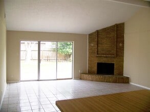 4742 Tain Dr in Houston, TX - Building Photo - Building Photo