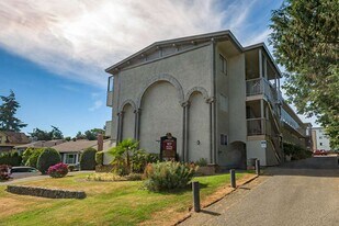 Mayfair Manor in Esquimalt, BC - Building Photo
