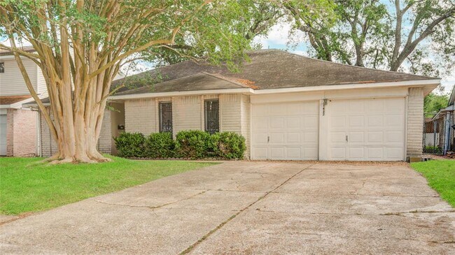 11427 Newbrook Dr in Houston, TX - Building Photo - Building Photo