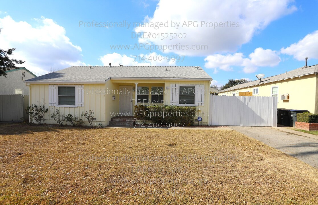 111 N Marian St in La Habra, CA - Building Photo