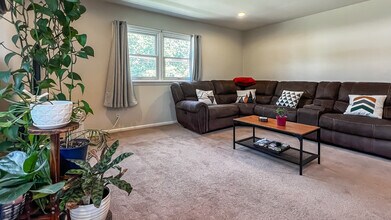 106 6th Ave, Unit 2 in Hawthorne, NJ - Building Photo - Building Photo