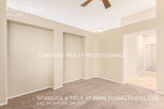 8304 S 23rd Pl in Phoenix, AZ - Foto de edificio - Building Photo
