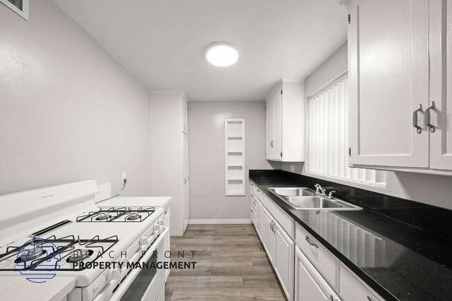 2070-2080 Magnolia Ave.