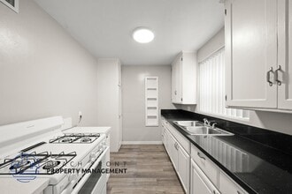 2070-2080 Magnolia Ave. in Long Beach, CA - Foto de edificio - Building Photo