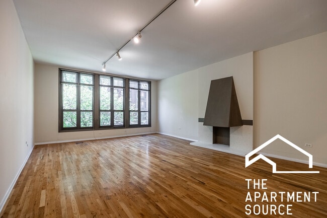 1427 N Dearborn St, Unit 608