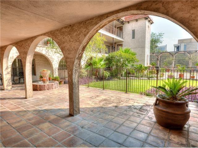 505 W 7th St in Austin, TX - Foto de edificio