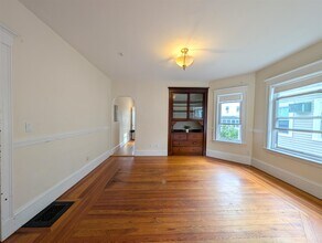 41 Ossipee Rd, Unit 2 in Somerville, MA - Building Photo - Building Photo