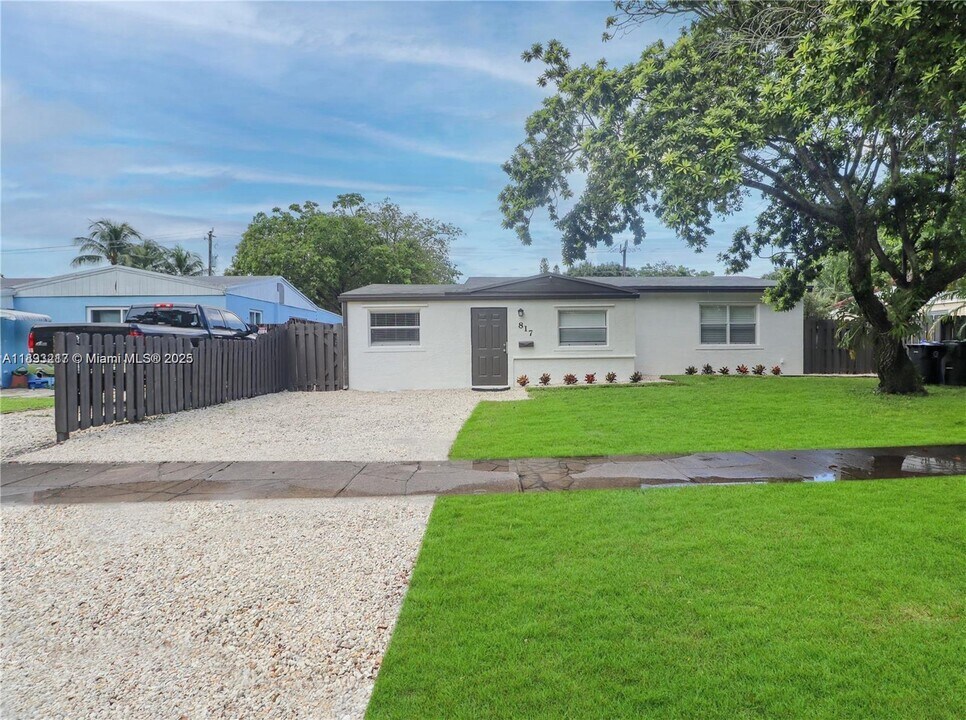 817 SW 20th St in Fort Lauderdale, FL - Building Photo