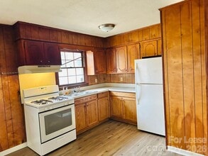 1025 Shenandoah Dr in Gastonia, NC - Building Photo - Building Photo