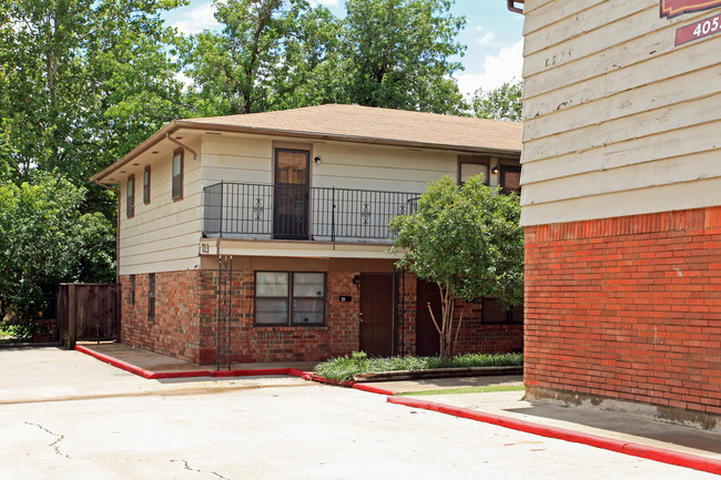 Royal Oaks Village in Oklahoma City, OK - Foto de edificio - Building Photo