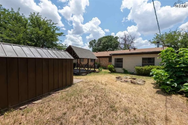 1010 Van Horn St in Iowa Park, TX - Building Photo - Building Photo
