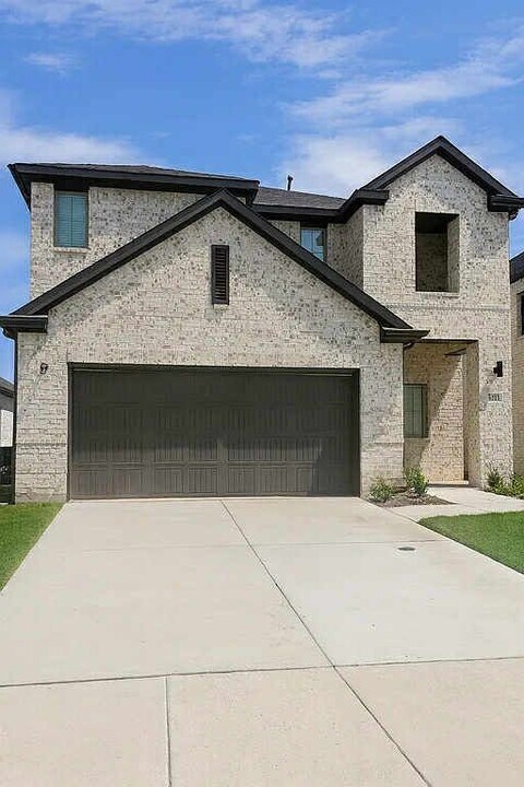 5211 Gentle Rain Dr in Princeton, TX - Foto de edificio