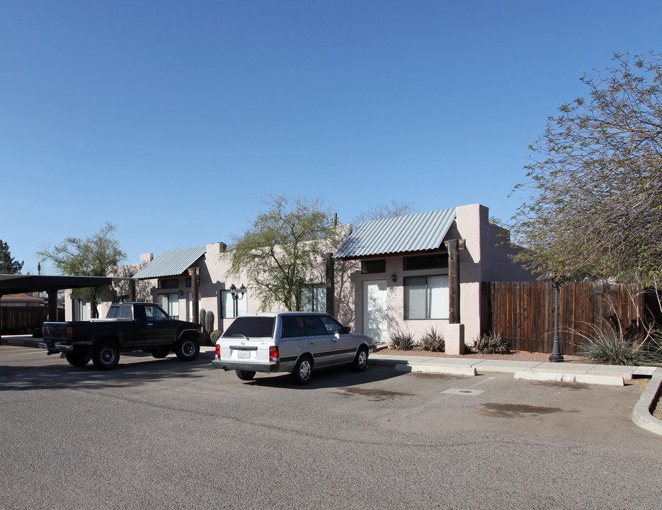 272 E Calle Arizona in Tucson, AZ - Foto de edificio