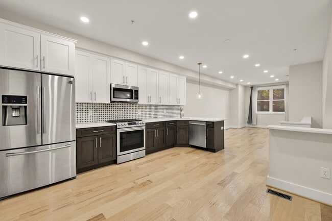 property at 614 I St NE