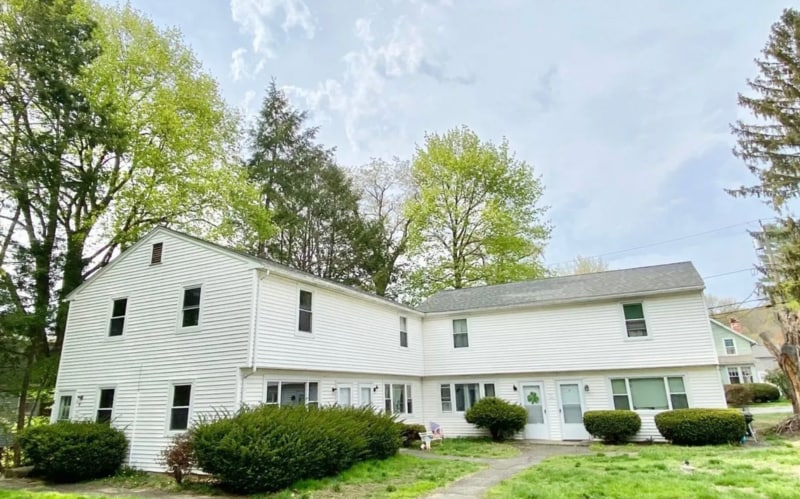 33 Spring St in South Hadley, MA - Building Photo