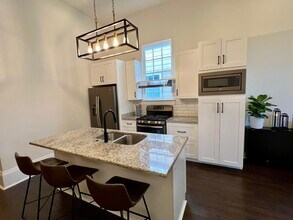 2333 Chippewa St in New Orleans, LA - Building Photo - Building Photo