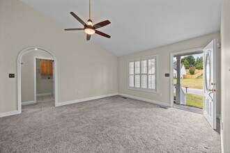 861 Loch Lomond Cir in Concord, NC - Foto de edificio - Building Photo