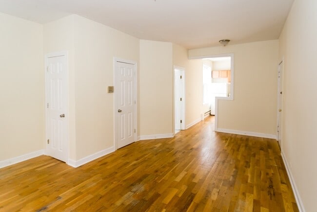 720 W Barry Ave, Unit J01P