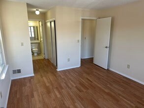 203 Colonial Ct in Galloway, NJ - Building Photo - Building Photo