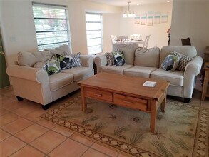 2745 Cardwell Way in Sarasota, FL - Building Photo - Building Photo