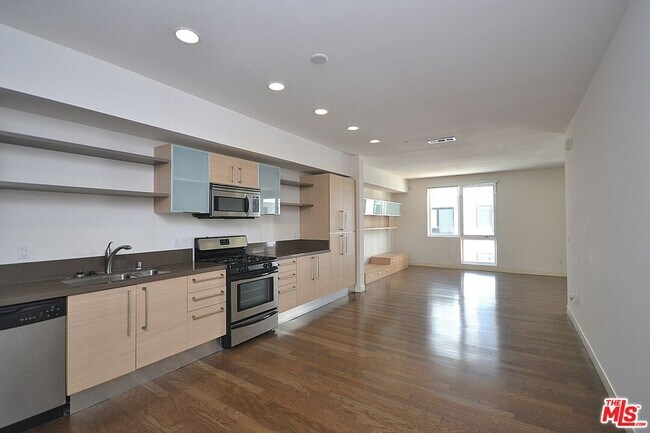 1234 Wilshire Blvd in Los Angeles, CA - Building Photo - Building Photo