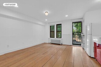 233 Decatur St in Brooklyn, NY - Building Photo - Building Photo
