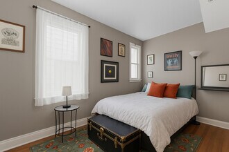 2703 N Ridgeway Ave in Chicago, IL - Building Photo - Building Photo