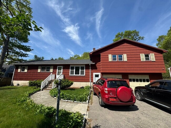 649 East St in Brockton, MA - Foto de edificio - Building Photo