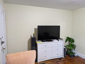 464 Highland Ave in Malden, MA - Foto de edificio - Building Photo