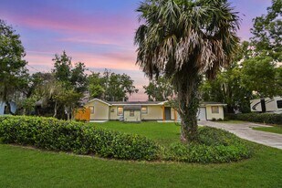 125 CR 13 S in St. Augustine, FL - Building Photo