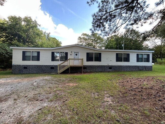 property at 1090 Lake Paradise Rd