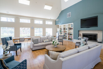 Heritage Pointe Senior Apartments in Redondo Beach, CA - Foto de edificio - Interior Photo