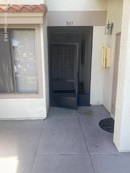 property at 987 Country Club Dr