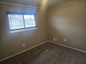 13629 Sidonie Ave in Warren, MI - Building Photo - Building Photo