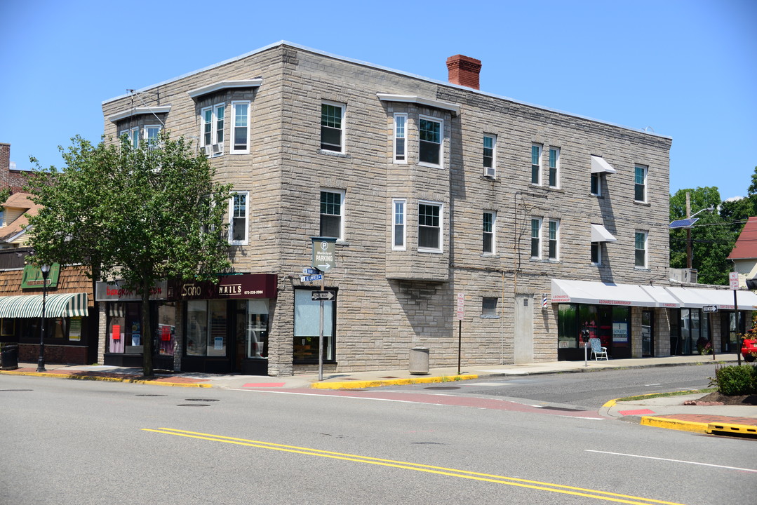 389-391 Bloomfield Ave in Caldwell, NJ - Building Photo