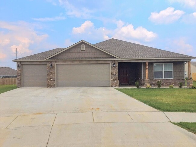 property at 1640 Hermitage Ct