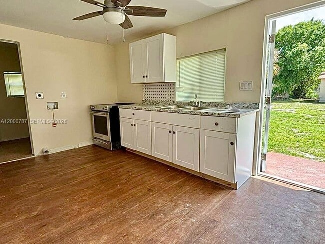 514 N 27th St in Fort Pierce, FL - Building Photo - Building Photo