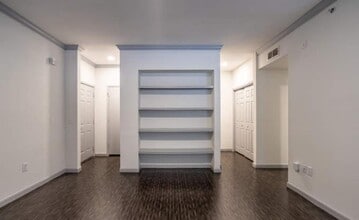 7009 Almeda Rd in Houston, TX - Building Photo - Building Photo