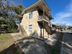 2150 Saxon St in Tallahassee, FL - Foto de edificio - Building Photo