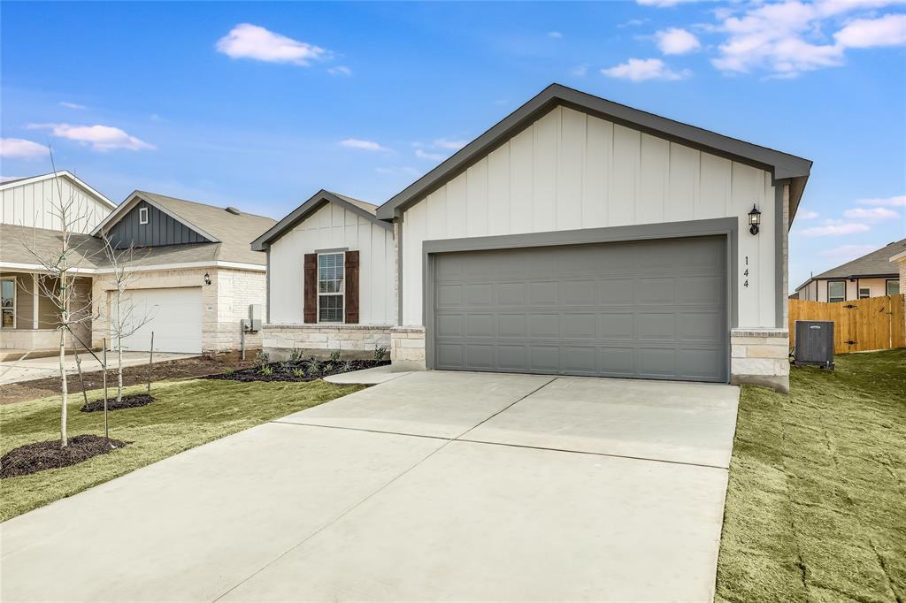 144 Janice Rd in Taylor, TX - Building Photo