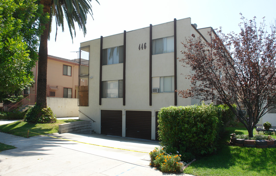 446 W Harvard St in Glendale, CA - Foto de edificio