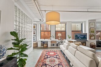 453 Washington St in Boston, MA - Building Photo - Building Photo