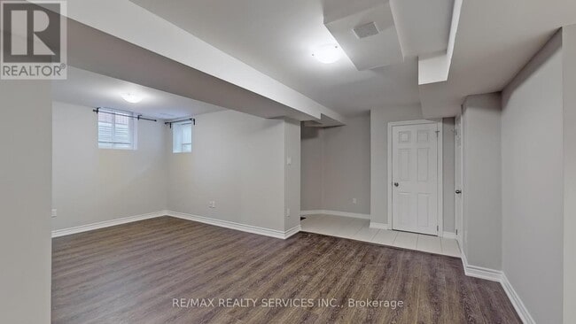 property at 87 Sprucelands Ave